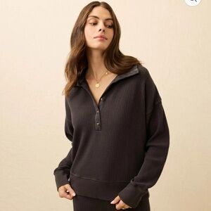 Faherty Après Waffle Henley Washed Black / gray Size large casual, buttons